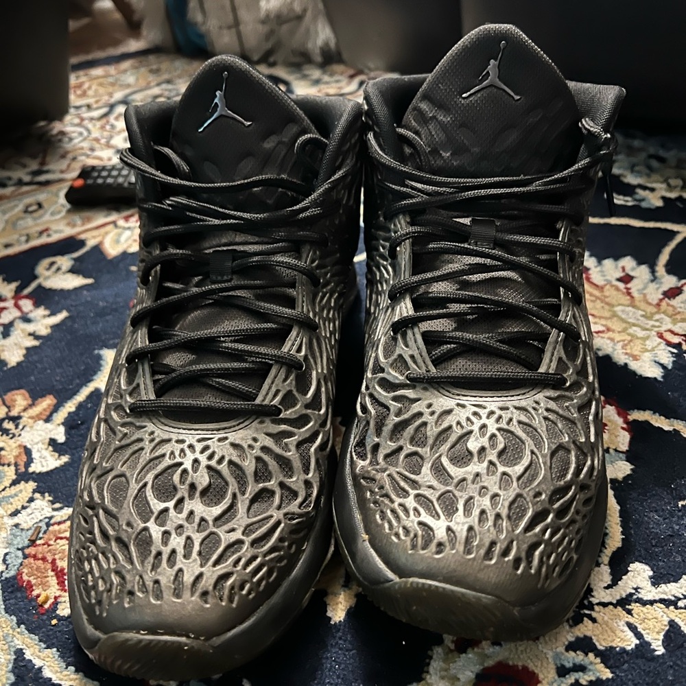 Black Jordan shoes size 12